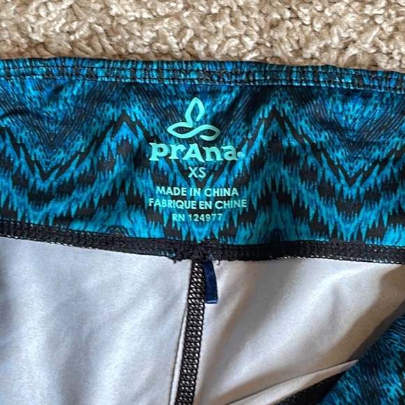 PrAna Women’s Leggings Pants Capri Sz Medium Stretch Activewear Geometri… - Picture 4 of 7